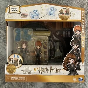 Harry Potter Magical Minis Room of Requirement Playset - NEW, includes figures